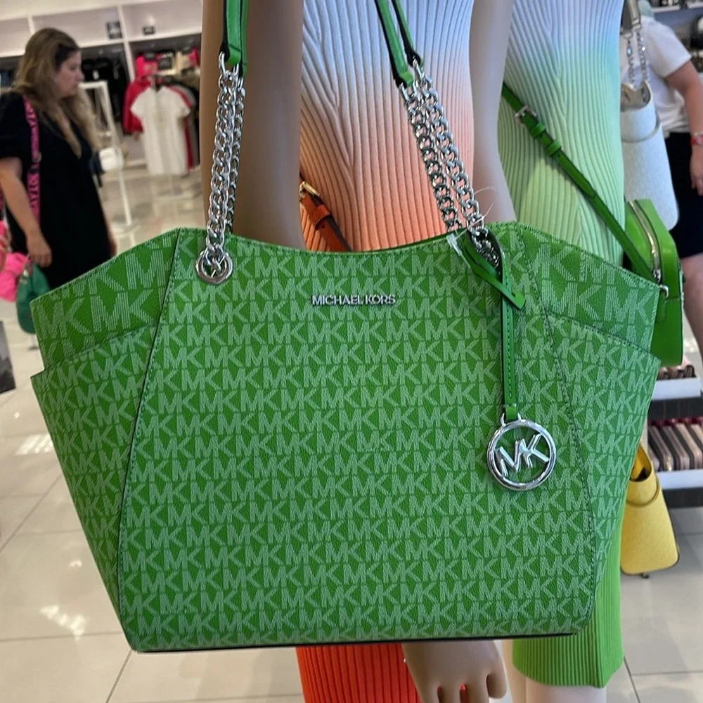 Michael Kors Jet Set Large Signature Logo Chain Shoulder Tote Bag
Jungle Green - Picture 12 of 16